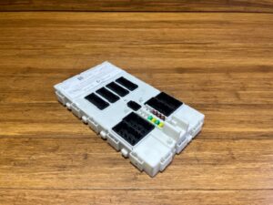 2019-2020 BMW M2 F87 Module Fuse Box Control Unit Front Side 61355A7FB58 OEM