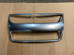 2007-2009 Volkswagen Touareg 7L Radiator Grille Chrome Trim 7L6853651K OEM