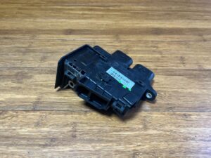 2009-2018 BMW X3 F25 X4 F26 Front Power Distributor B+ Junction Point OEM