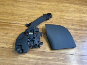 2011-2015 Audi R8 42 Spyder Right Top Rod Linkage Outlet Flap W/ Cover OEM