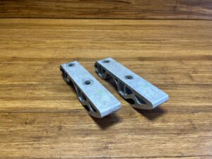 2011-2018 Porsche Cayenne 92A Sway Bar Bracket Front Side 7L0411063B OEM