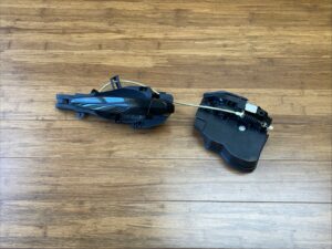 2013-2015 BMW X1 E84 Rear Left Exterior Door Handle W/ Lock Black OEM *NOTE*