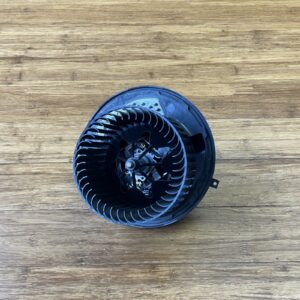 2014-2020 BMW i8 I12 HVAC A/C Heater Blower Motor Housing Box Unit 9303692 OEM