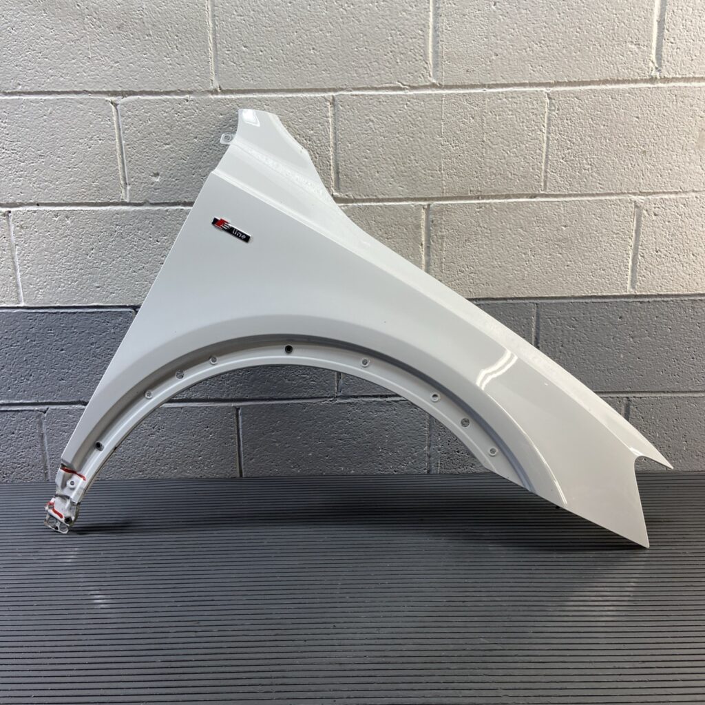 2015-2018 Audi Q3 8U Fender Cover Panel Wing Front Right White LS9R OEM *NOTE*