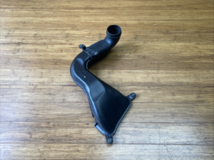 2015-2020 BMW i8 I12 1.5L Engine Air Cleaner Intake Hose Duct Pipe 7649186 OEM
