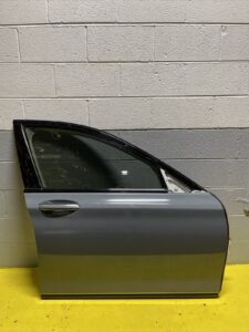 2016-2022 BMW 750I G12 Front Right Passenger Side Door Shell OEM *NOTE*
