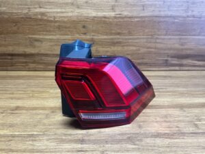 2018-2024 Volkswagen Tiguan Combo Lamp Assembly Taillight 5NN945096A OEM *NOTE*