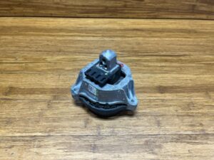 2018-2026 BMW M5 F90 4.4L Engine Front Right Side Mount Bracket 43K Miles OEM