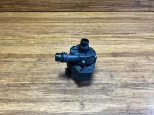 2019-2026 BMW X7 G07 Auxiliary Water Pump Air Coolant Front Side 64116834936 OEM