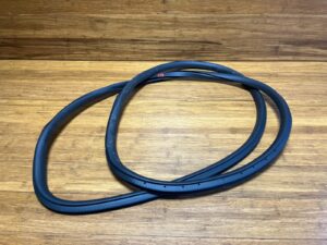 2020-2025 Mercedes GLE350 V167 Front Right Or Left Door Weatherstrip Seal OEM
