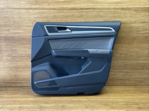 2021-2023 Volkswagen Atlas Front Right Door Panel Trim Black OEM *NOTE*