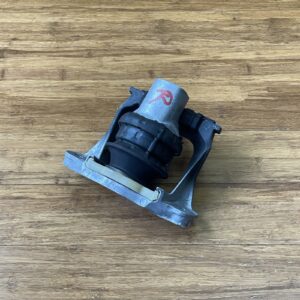 2022-2025 Volvo S60 Front Right Engine Mount Support Bracket 26K Miles OEM