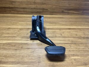2023-2026 BMW X1 U11 Brake Stop Pedal Assembly Bracket 27K Miles 6891135 OEM