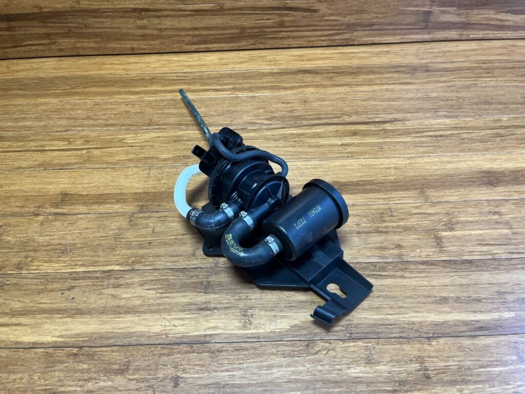2002-2006 Volkswagen Golf / Jetta Mk4 Emissions System Leak Detection Pump OEM