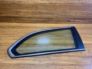 2005-2010 BMW 535xi E61 Rear Right Quarter Panel Fixed Window Glass OEM *NOTE*