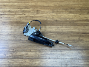 2009-2017 Audi Q5 8R 2.0L Rear Left Side Exterior Door Handle W/ Lock OEM