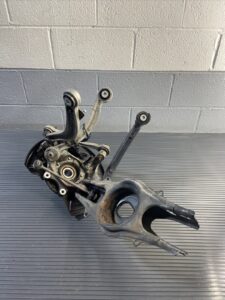2010-2018 Mercedes CLS 550 W218 Rear Left Spindle Knuckle Hub W/ Arms OEM