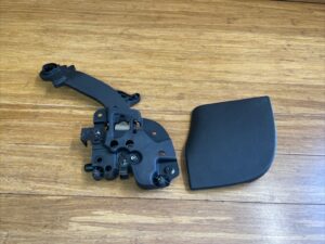 2011-2015 Audi R8 42 Spyder Left Top Rod Linkage Outlet Flap W/ Cover OEM