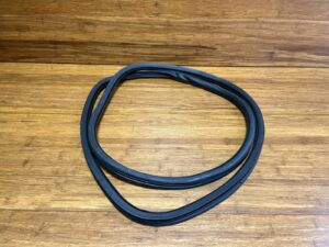 2011-2018 Porsche Cayenne 92A Weather Strip Outer Rear Right or Left OEM *NOTE*