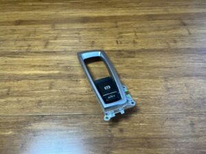 2011-2019 BMW 430 Center Switch Parking Brake Unit 61319877889 OEM *NOTE*