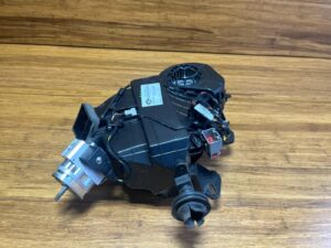 2015-2017 Land Rover Discovery Sport L550 Rear Heater Blower Box Unit OEM