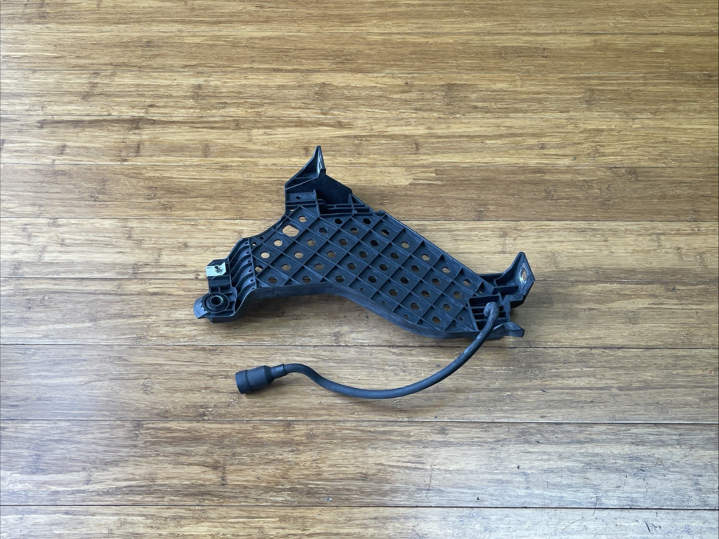 2015-2018 Audi Q3 8U Headlight Mount Bracket Front Right Lower Side OEM