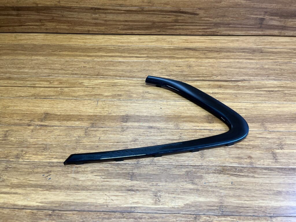 2015-2019 BMW X6M F86 Door Window Molding Trim Black Rear Right Side OEM *NOTE*