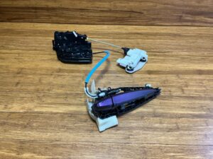 2015-2019 BMW X6M F86 Lock Latch Actuator W/ Door Handle In Film Front Left OEM