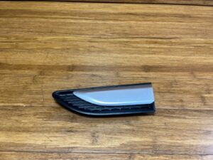 2015-2019 Land Rover Discovery Sport L550 Front Left Fender Trim Molding OEM