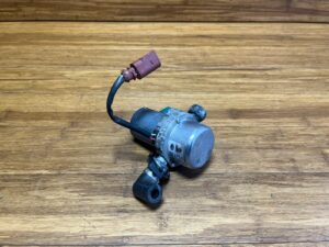 2016-2024 Audi R8 4S Brake Booster Vacuum Pump Assembly 8E0927317K OEM *NOTE*