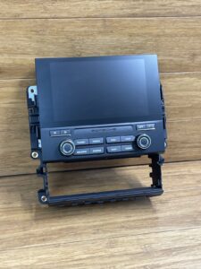 2017-2018 Porsche Macan 95B MMI Navigation Display Screen 95B919606E OEM