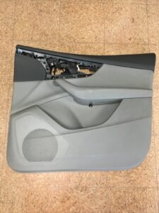 2017-2019 Audi Q7 4M Front Right Passenger Side Door Inner Trim Panel Gray OEM