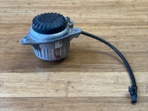 2018-2020 Mercedes S450 W222 3.0L Engine Motor Mount Front Left Side OEM