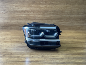2018-2020 Volkswagen Atlas LED Headlight Lamp Front Right Side OEM *NOTE*