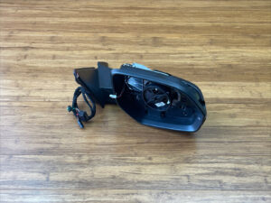 2018-2023 Volkswagen Atlas Front Right Mirror Housing Assembly OEM *NOTE*