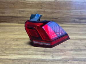 2018-2024 Volkswagen Tiguan Rear Right Outer Taillight Lamp 5NN945096A OEM
