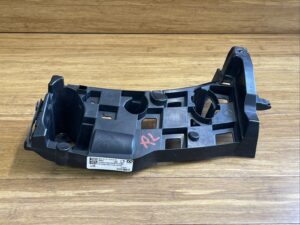 2019-2026 BMW X7 G07 Rear Left Bumper Mount Support Bracket OEM *NOTE*