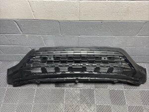 2020-2023 Volkswagen Atlas Front Bumper Lower Cover Trim Grille OEM *NOTE*