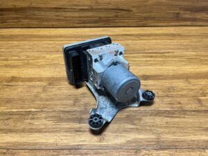 2021-2025 BMW M5 F90 Competition Brake Pump Hydraulic Module w/ Bracket OEM