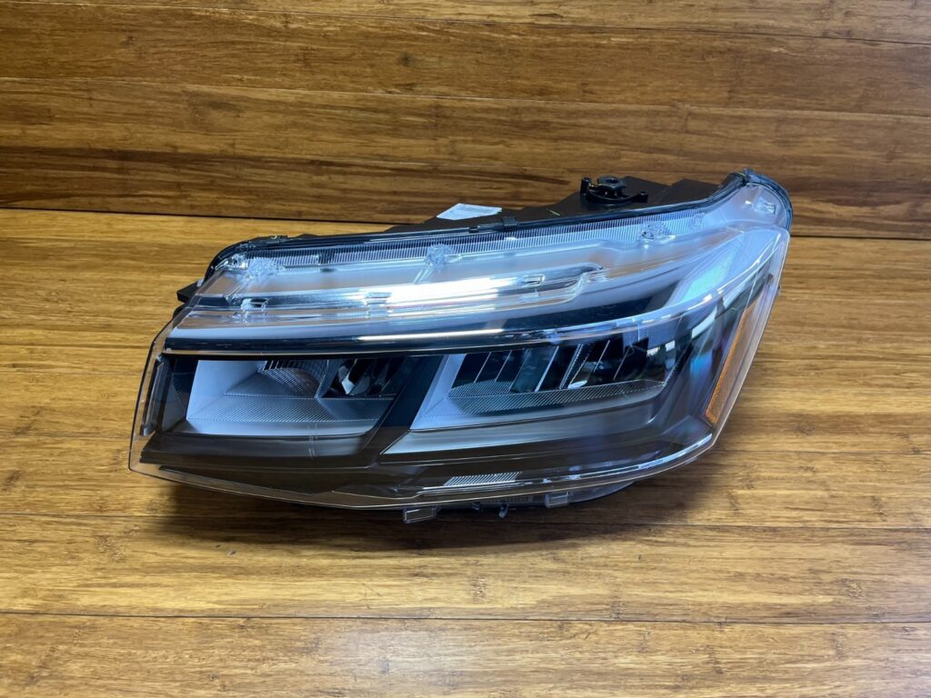 2022-2024 Volkswagen Taos CL1 Headlight Lamp Assembly Front Left OEM *NOTE*