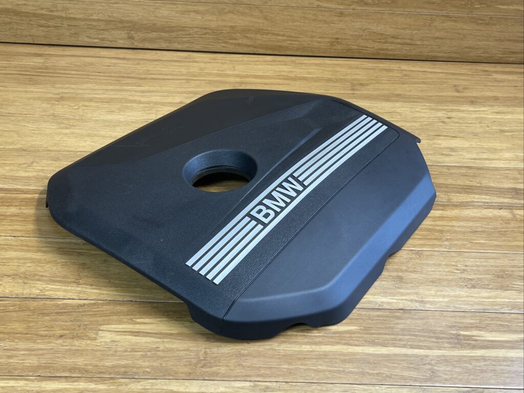 2023-2026 BMW X1 U11 xDrive 28I 2.0L Engine Cover Guard OEM 7935407 *NOTE*