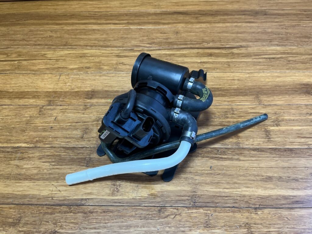 2002-2006 Volkswagen Golf / Jetta Mk4 Emissions System Leak Detection Pump OEM