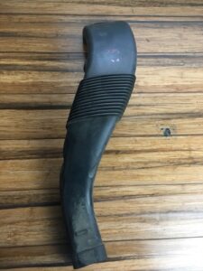 2008-2014 BMW X6 E71 X5 E70 50iX N63 Cyl 5-8 Air Pipe Hose Tube 13717577447 OEM