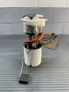 2009-2012 Audi Q5 8R 2.0L Fuel Pump In-Tank Gas Sending Unit Assembly OEM