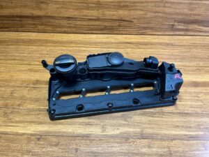 2009-2015 Volkswagen 2.0L Engine Diesel CJAA Engine Head Valve Cover OEM *NOTE*