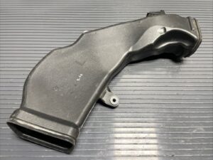 2011-2015 Audi R8 42 Left Drivers Side Air Intake Duct Pipe Tube 427129519A OEM