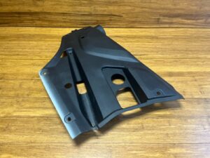 2011-2018 Porsche Cayenne 92A Fender Splash Shield Bay Cover Front Left Side OEM