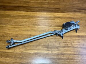 2011-2018 Porsche Cayenne 92A Windshield Wiper Motor Transmission Front OEM