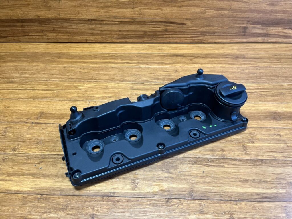 2012-2014 Volkswagen Passat B7 (3C) 2.0L TDI Diesel Engine Valve Cover OEM