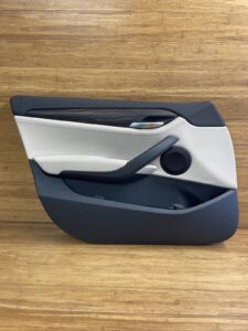 2013-2015 BMW X1 E84 Front Left Door Panel Cover Interior Leder Oyster OEM